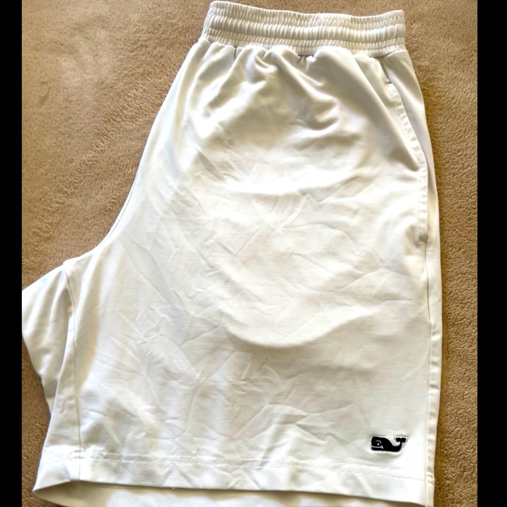 Vineyard Vines Men’s tennis shorts - Large (Labeled M but stretched)